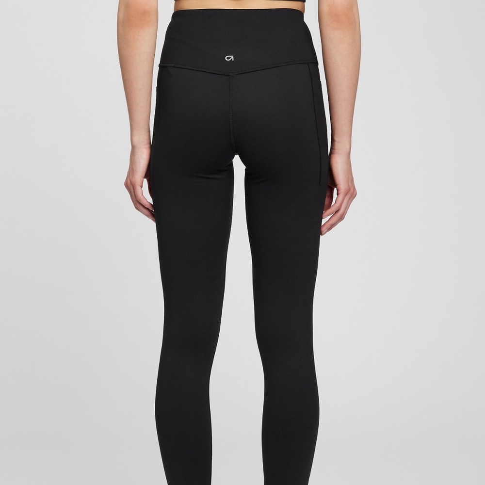 GapFit High Rise Full Length Black Leggings in Small for Tall Sizing Like New